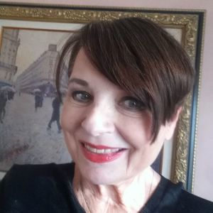 Meet your Posher, Debbie